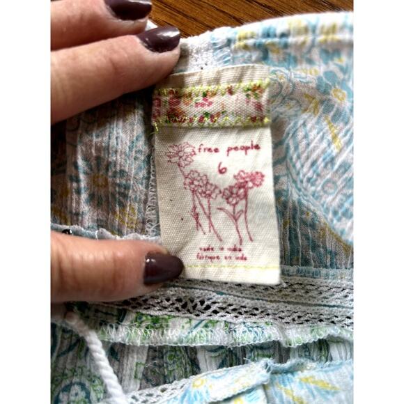 Free People camisole style multi-colored top, women's size 6 - Picture 8 of 8